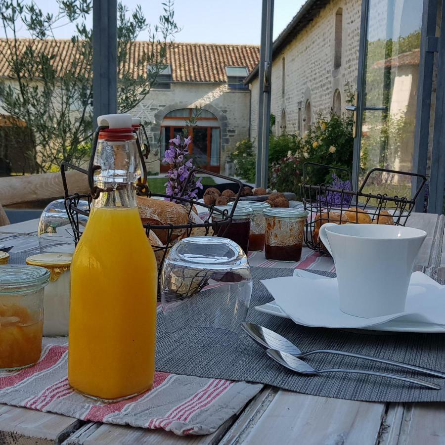 Les Hauts De Chalonne Hotel Le Gond-Pontouvre Buitenkant foto